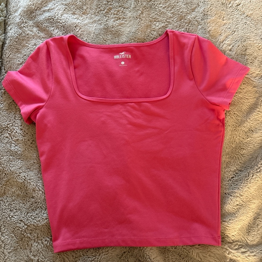 Hollister Women's Bright Pink Crop Top
